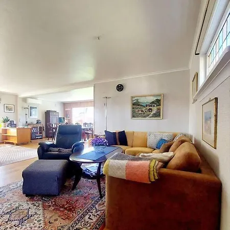 4 Bedrooms, Big Garden, فندق *