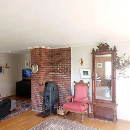فندق 4 Bedrooms, Big Garden,